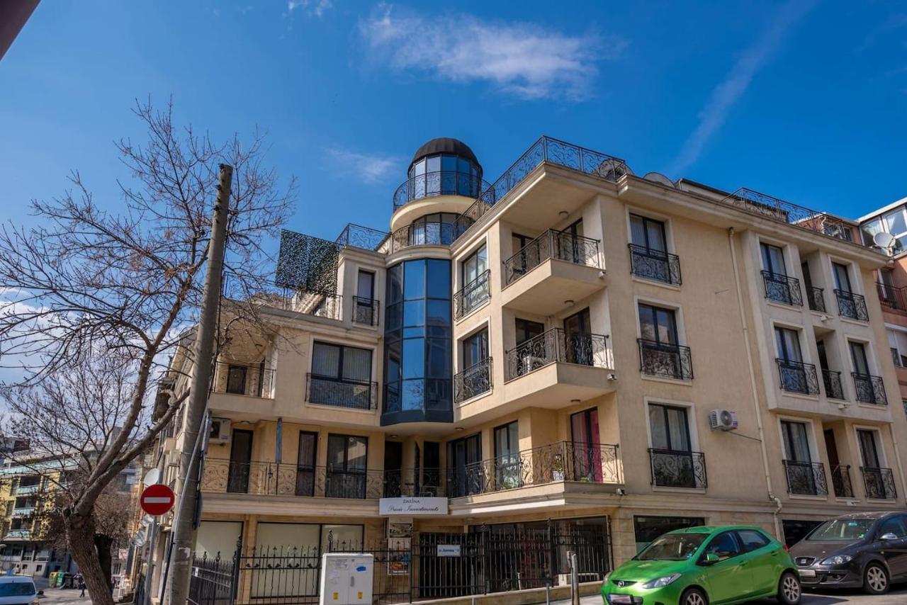 Minimalistic 1Br Flat With A Parking Spot Apartment Varna Bagian luar foto