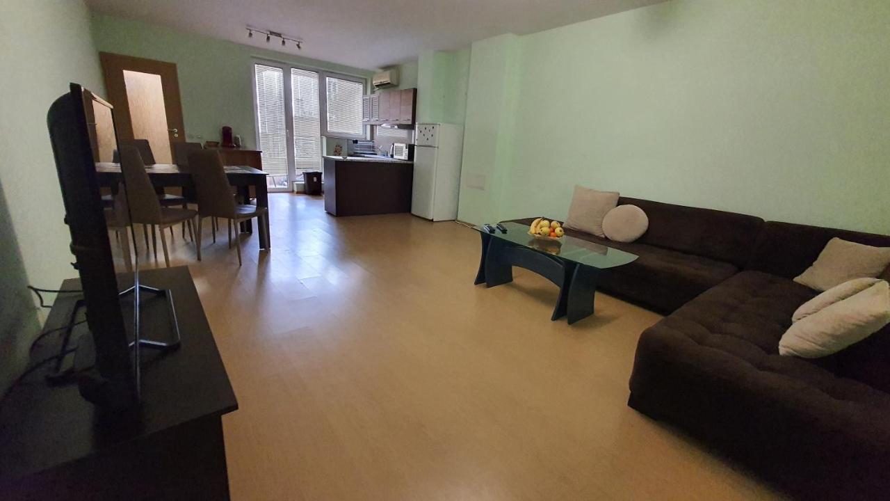 Minimalistic 1Br Flat With A Parking Spot Apartment Varna Bagian luar foto