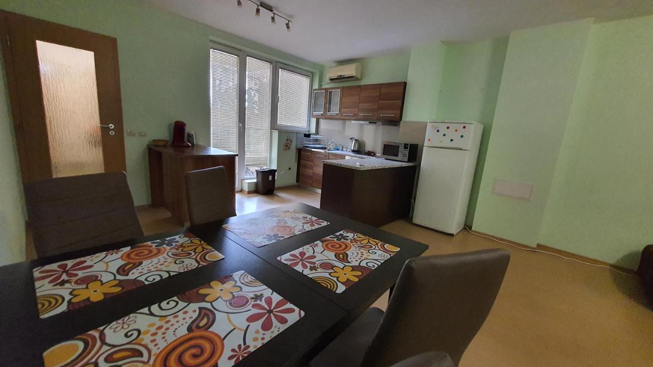 Minimalistic 1Br Flat With A Parking Spot Apartment Varna Bagian luar foto